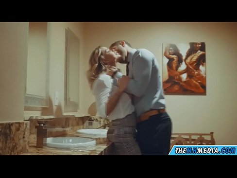 ❤️ Ko vas prsata blondinka zapelje na javnem stranišču ❤️❌ Fuck video na sl.xxxnd.ru